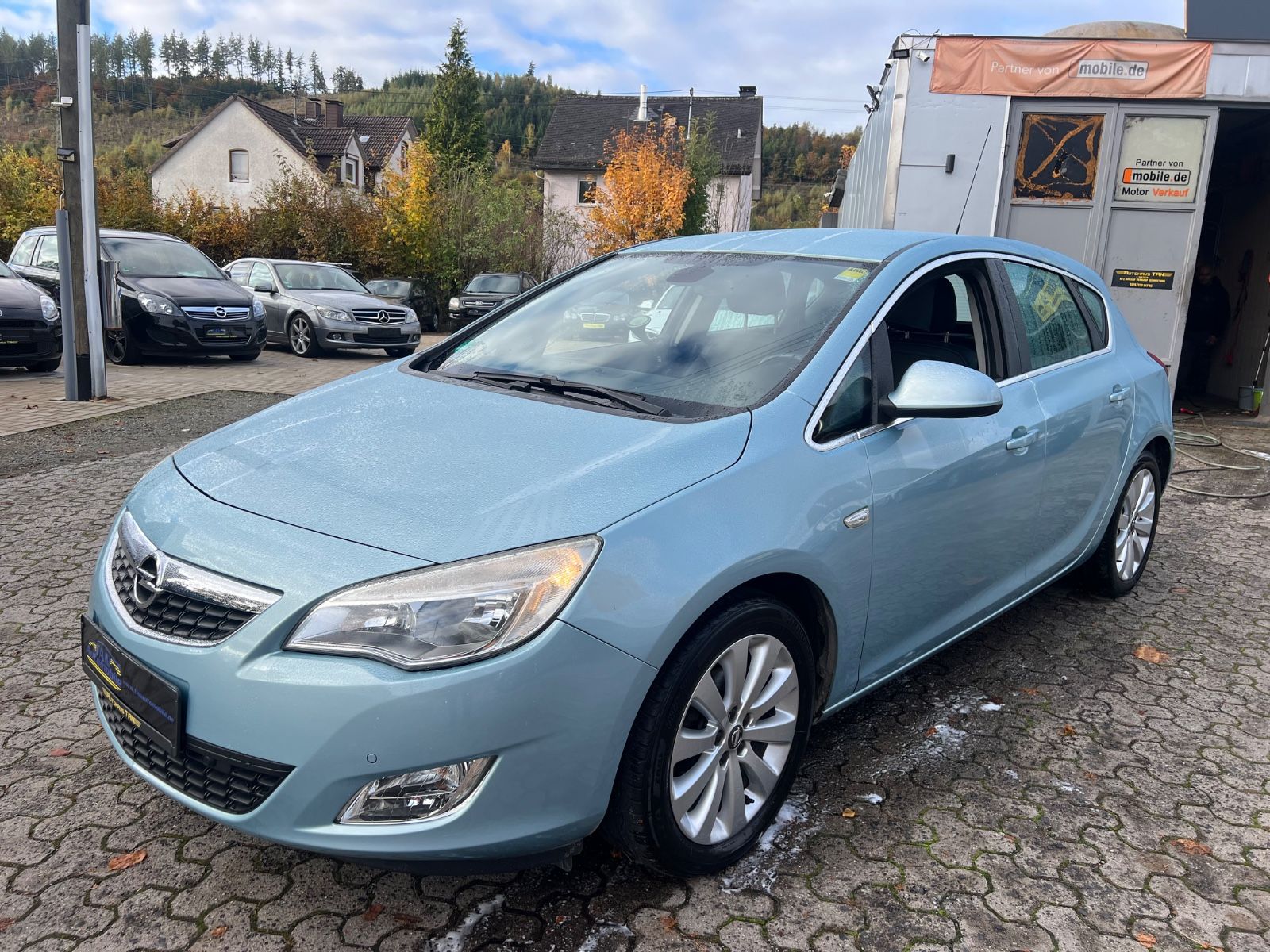 Fahrzeugabbildung Opel Astra J Lim. 5-trg. Cosmo AUTOMATIK