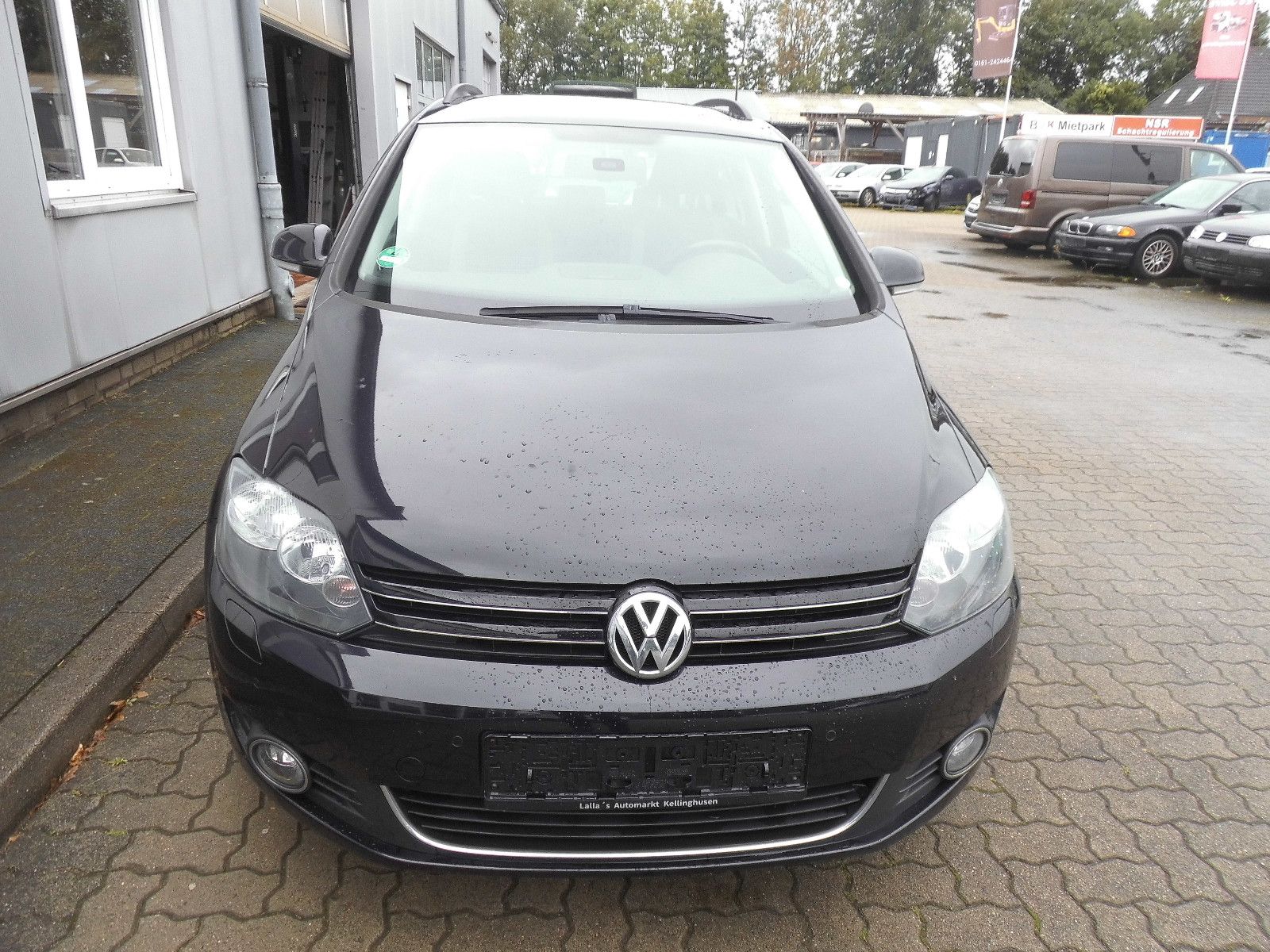 Volkswagen Golf - 1
