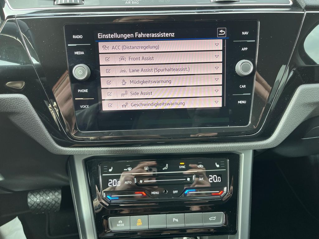 VW Touran R-Line 150PS DSG #ACC #NAVI #IQ. VW Touran R-Line 150PS DSG #ACC #NAVI #IQ.