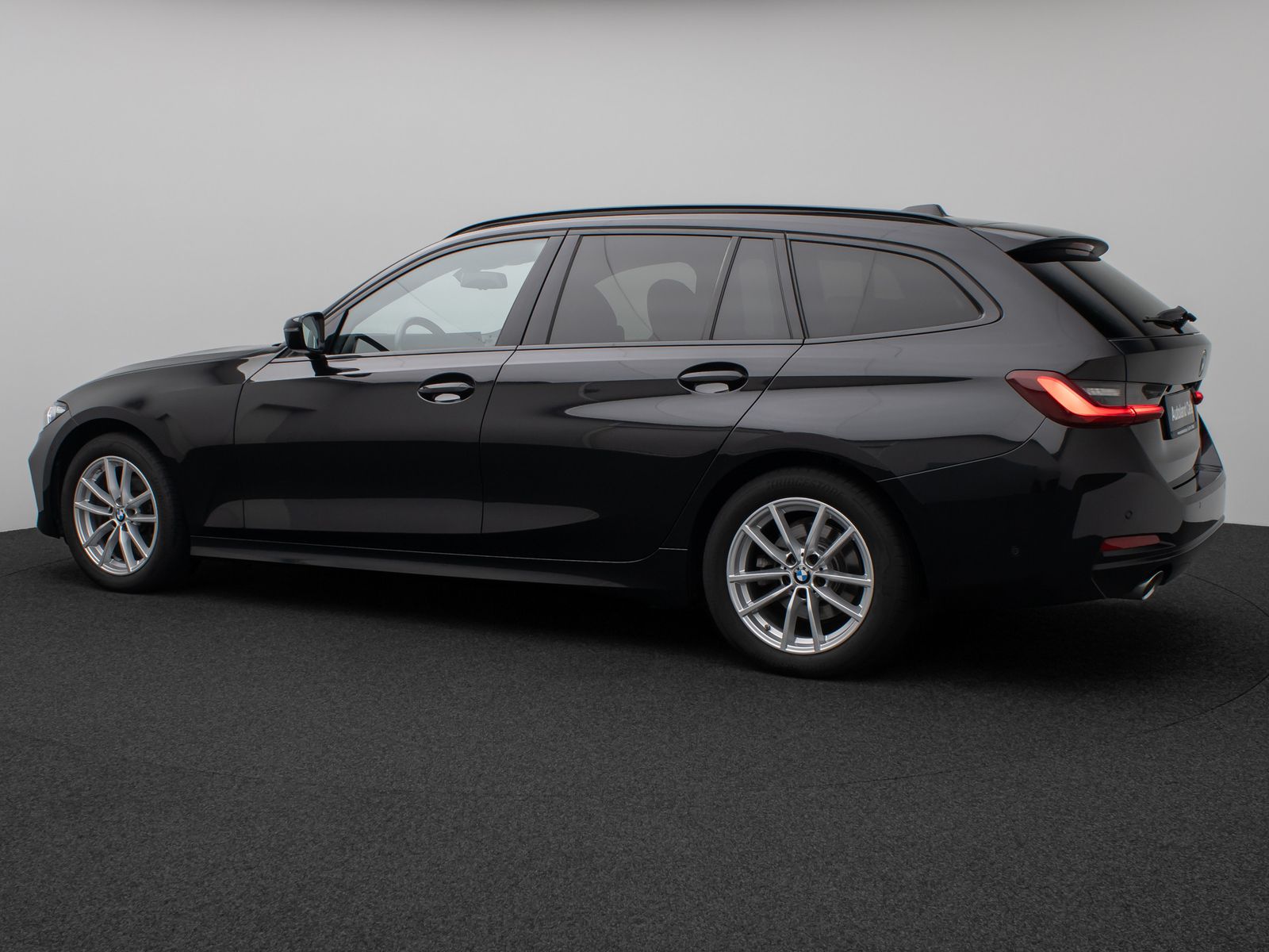 Fahrzeugabbildung BMW 318d Kamera HUD DAB ACC Komfort Alarm Sport