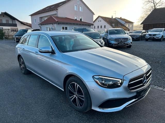 Mercedes-Benz E 220 T-Modell E 220 d 4Matic Avantgarde