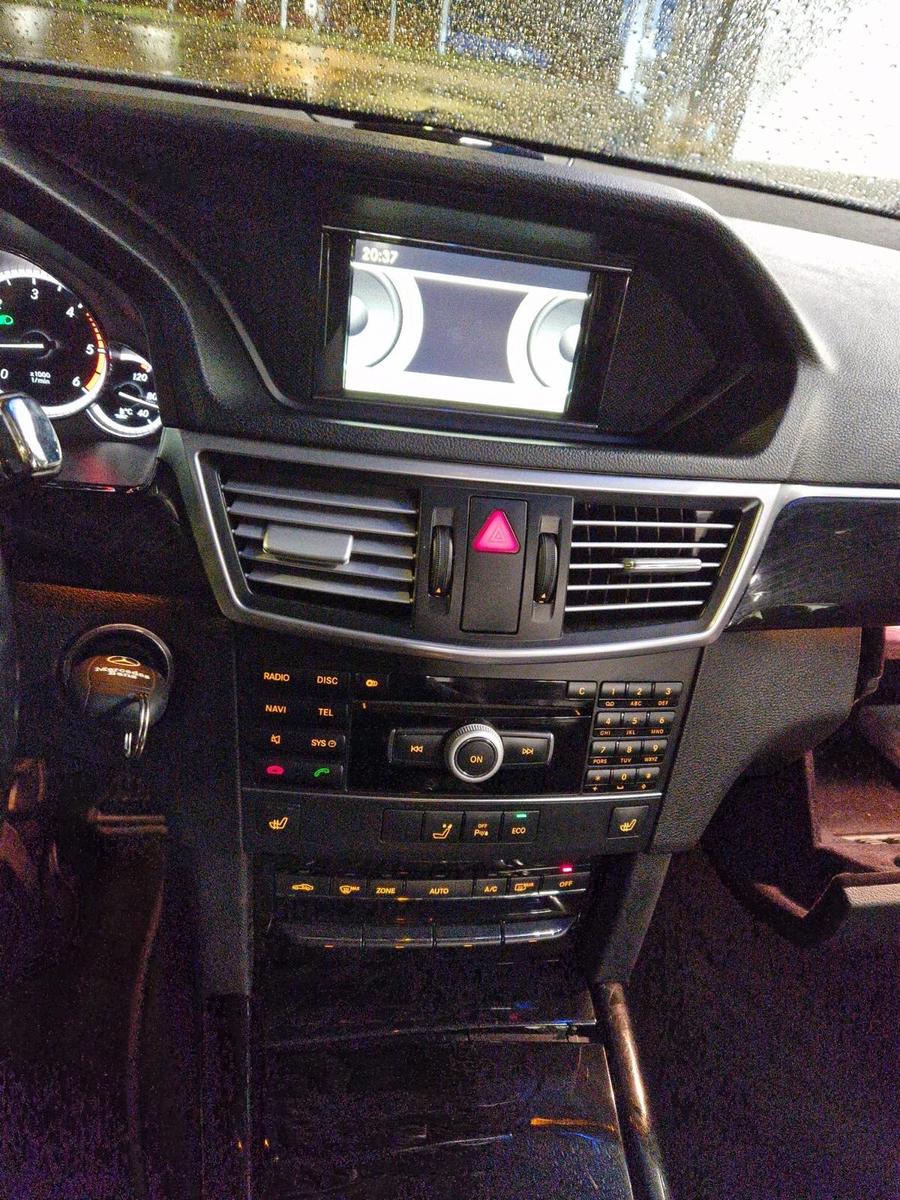 Mercedes-Benz 220 2011 — photo 7