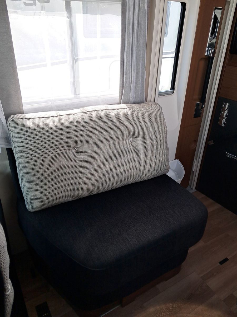 Fahrzeugabbildung Niesmann + Bischoff Arto 79 F Hubstützen, Sat-Anlage, Markise