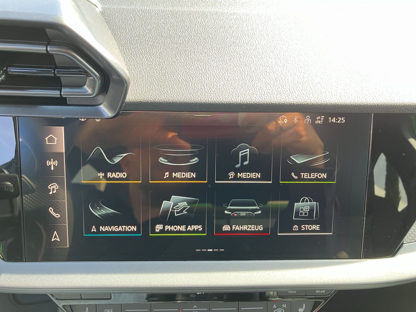 Fahrzeugabbildung Audi RS 3 Limousine quattro S tronic MATRIX RFK NAVI