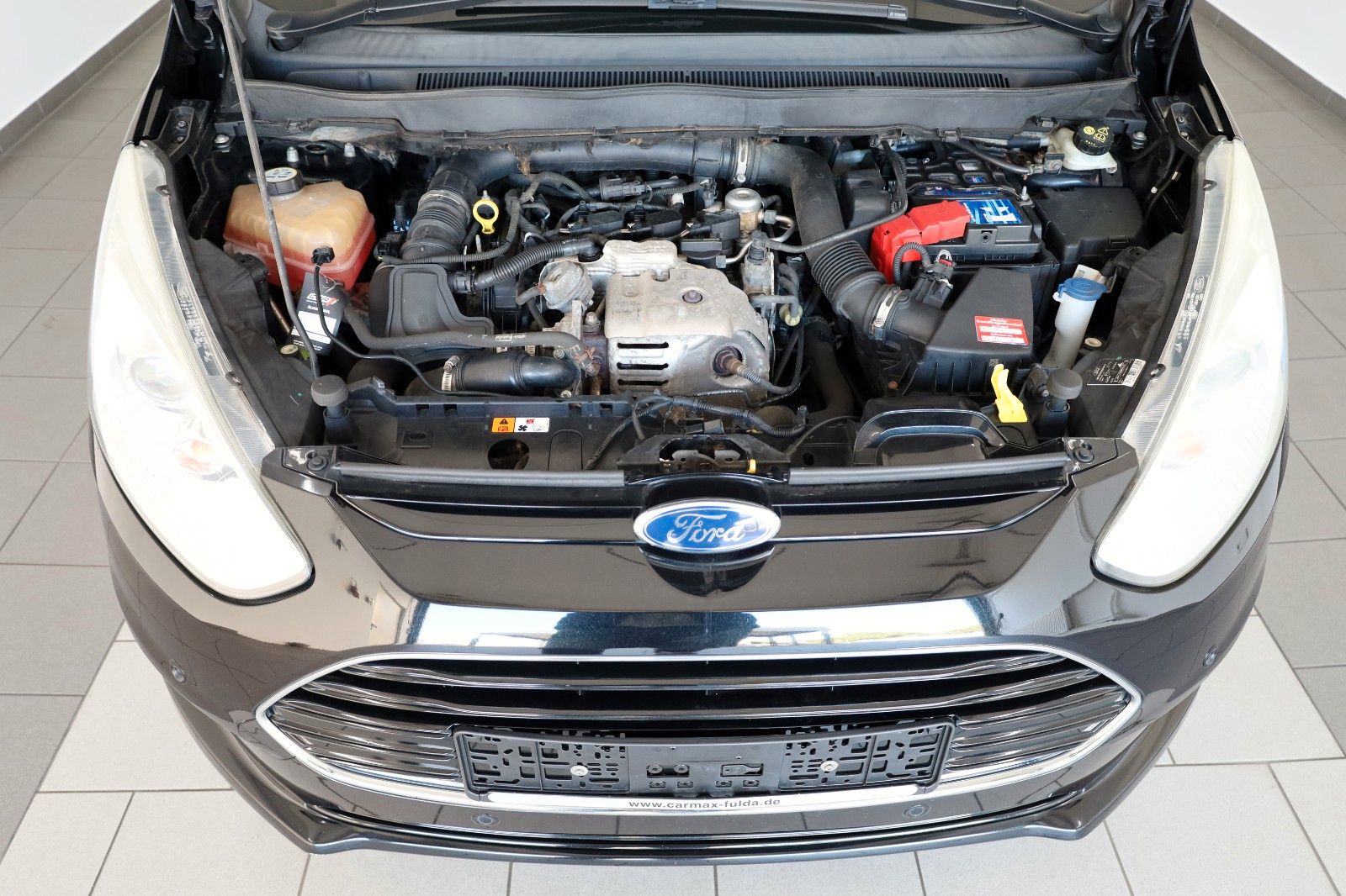Fahrzeugabbildung Ford B-MAX Titanium Navi,SH,PDC,AHK,Allwetterreifen