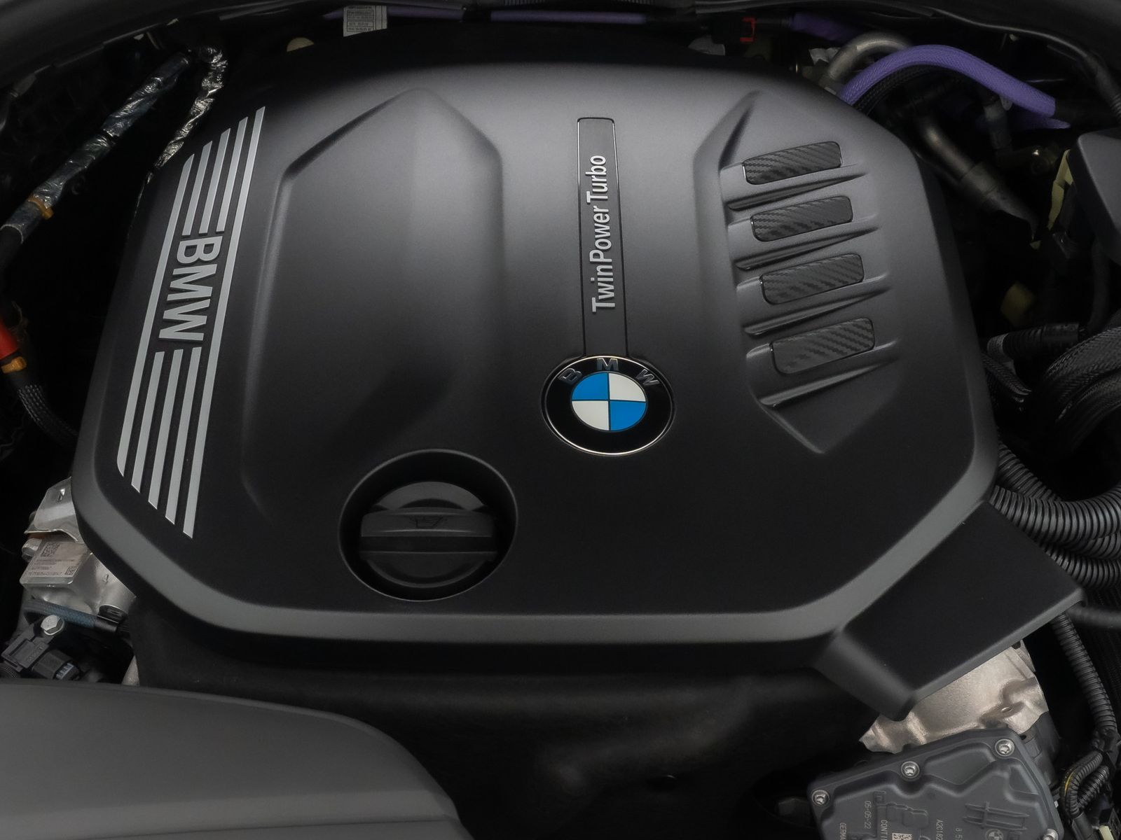 Fahrzeugabbildung BMW 320d Sport Line DAB Alarm PDC GeschwindigReg 17"