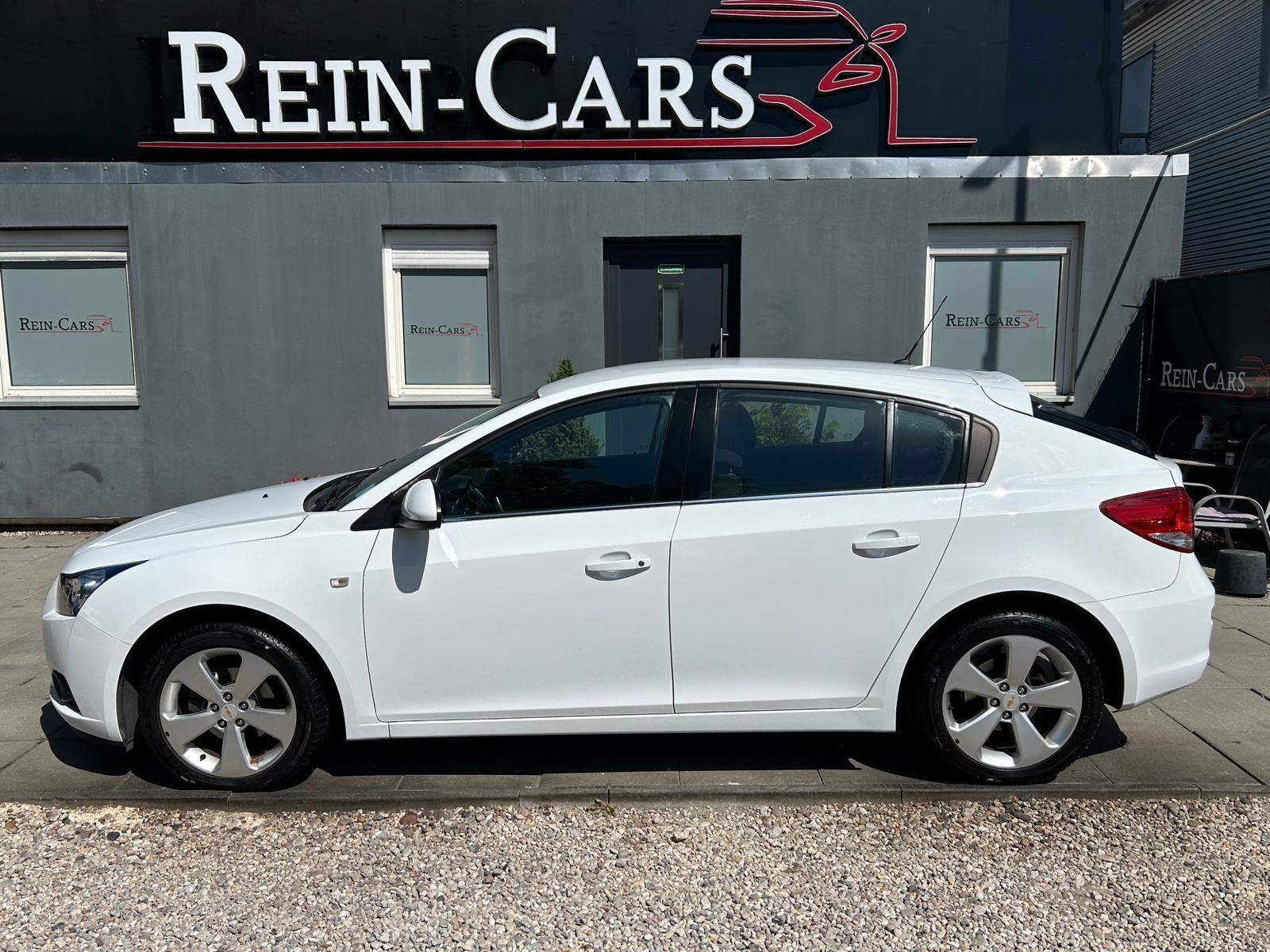 Chevrolet Cruze 1.8 Hatchback LTZ/71TKM/I.HD/TEMP/PDC/MFL/