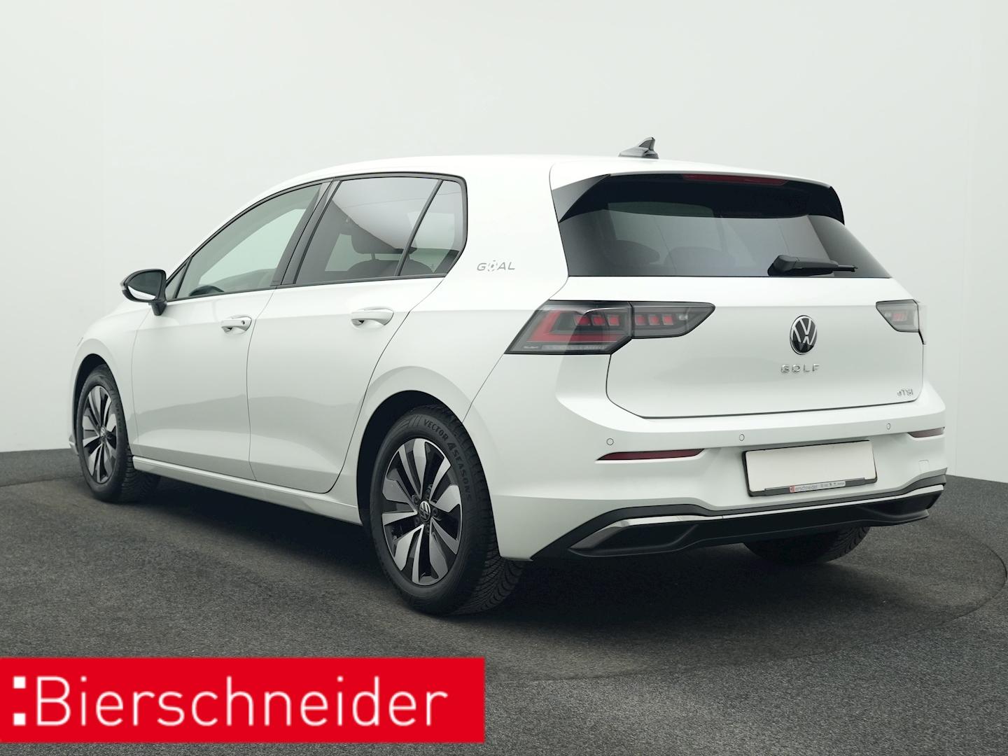 Volkswagen Golf 8 1.5 eTSI DSG Goal NAVI AHK KAMERA LED
