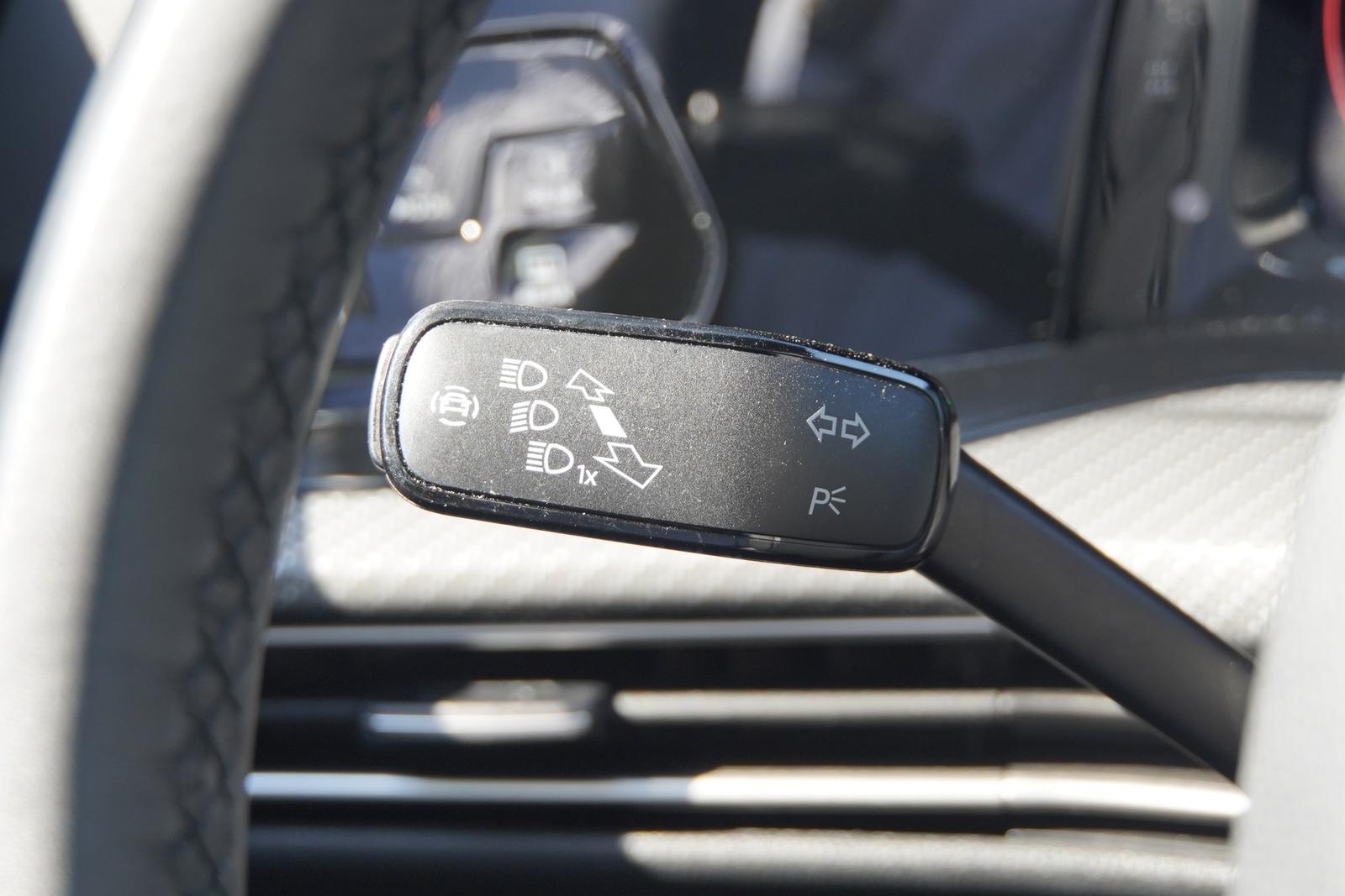 Volkswagen Golf VIII Variant 2.0 TDI R-Line LED Navi Kamera, миниатюра 18