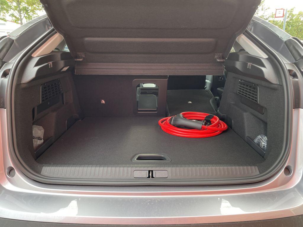 Citroën e-C4 Elektro 136 Shine + Kälte-Paket !