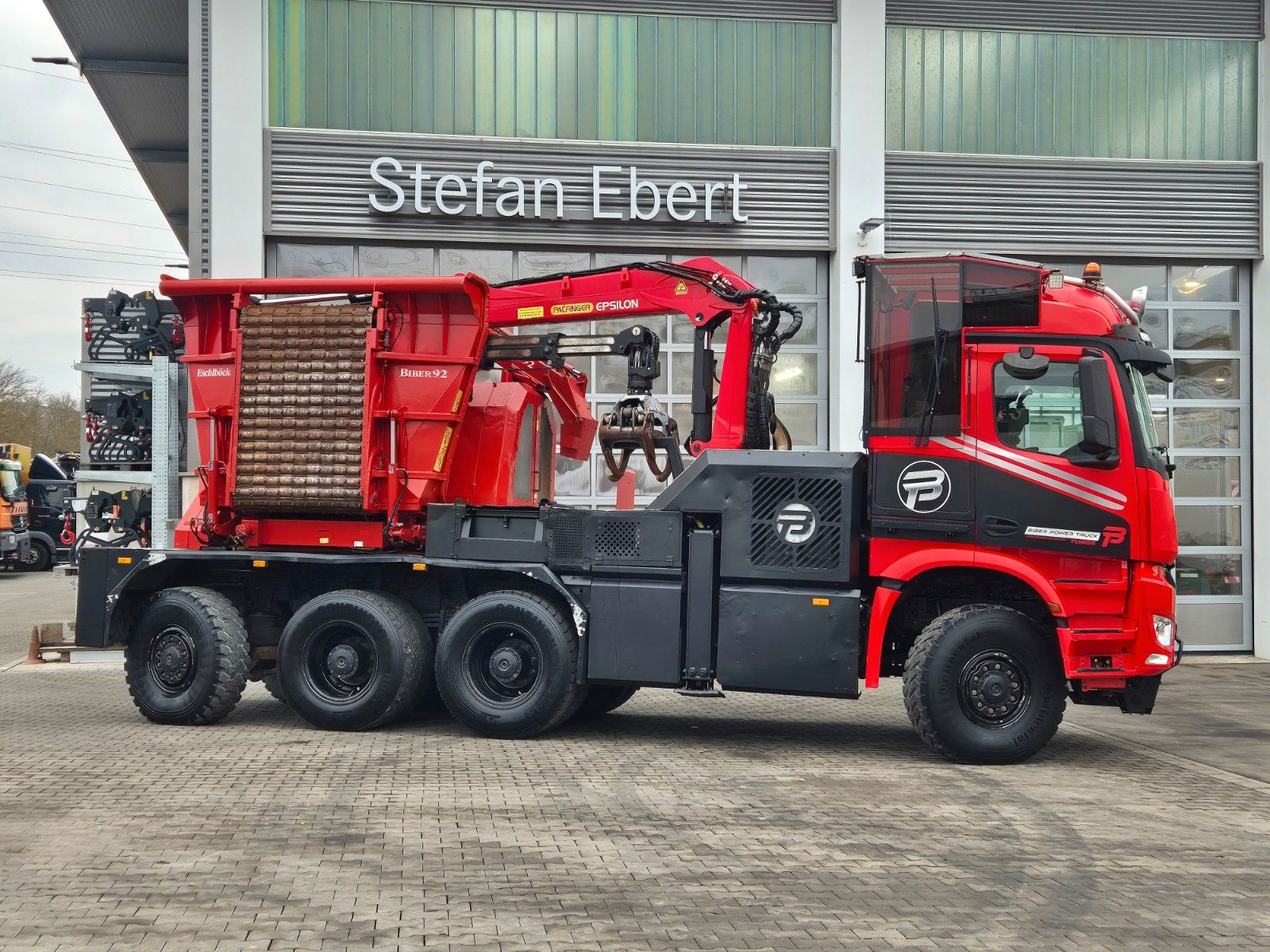 Fahrzeugabbildung Mercedes-Benz TUROX 8x8 Eschlböck Biber 92 Holzhacker / 1.512h
