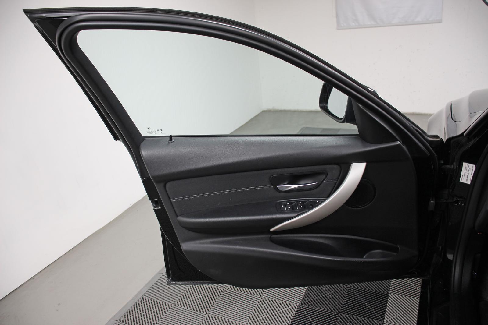 BMW 318i Touring Autom. *LED/KLIMA/EL.HECKKLAPP/PDC*