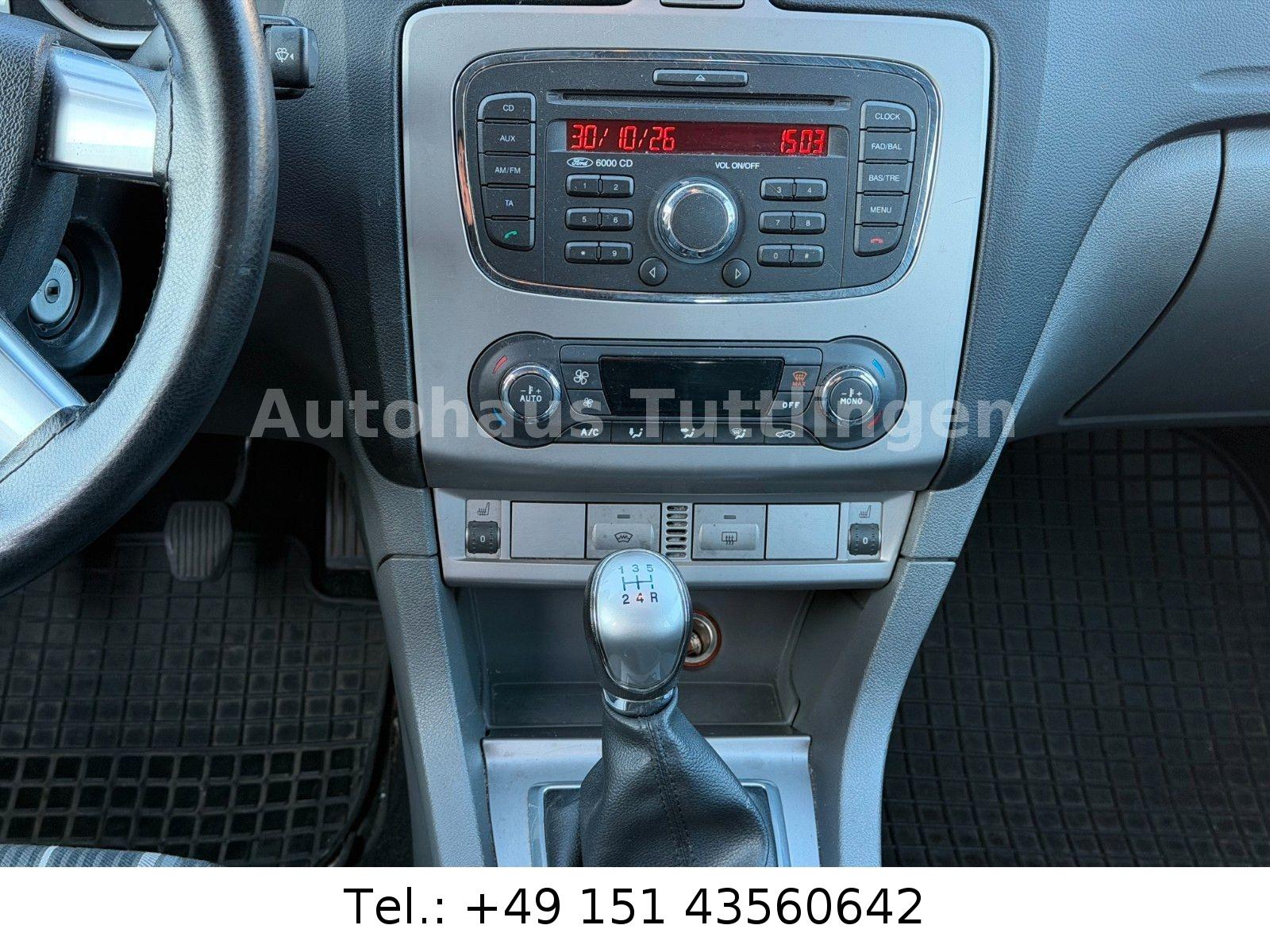 Ford Focus 2010 — photo 11
