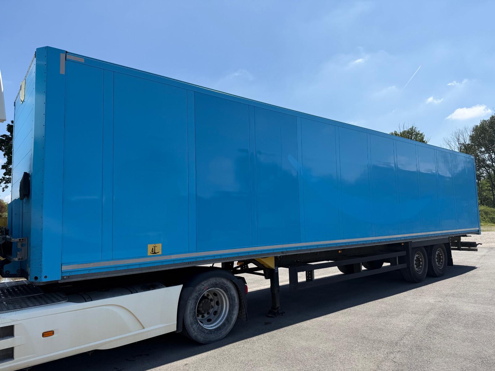 Schmitz Cargobull SKO18/L-13.62 FP25 Express Iso Koffer Unfall