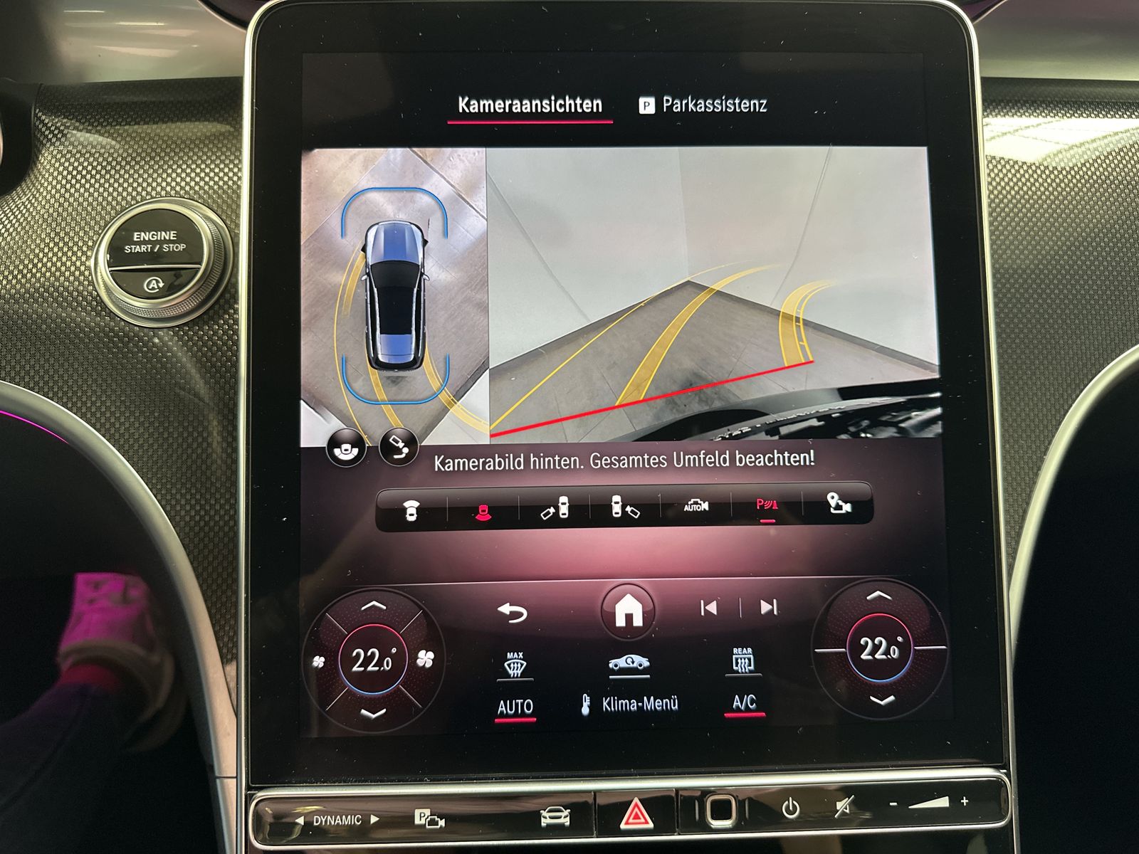 Fahrzeugabbildung Mercedes-Benz C 220d T AMG-Line NAV+LED+ACC+AHK+KAMERA+SOUND