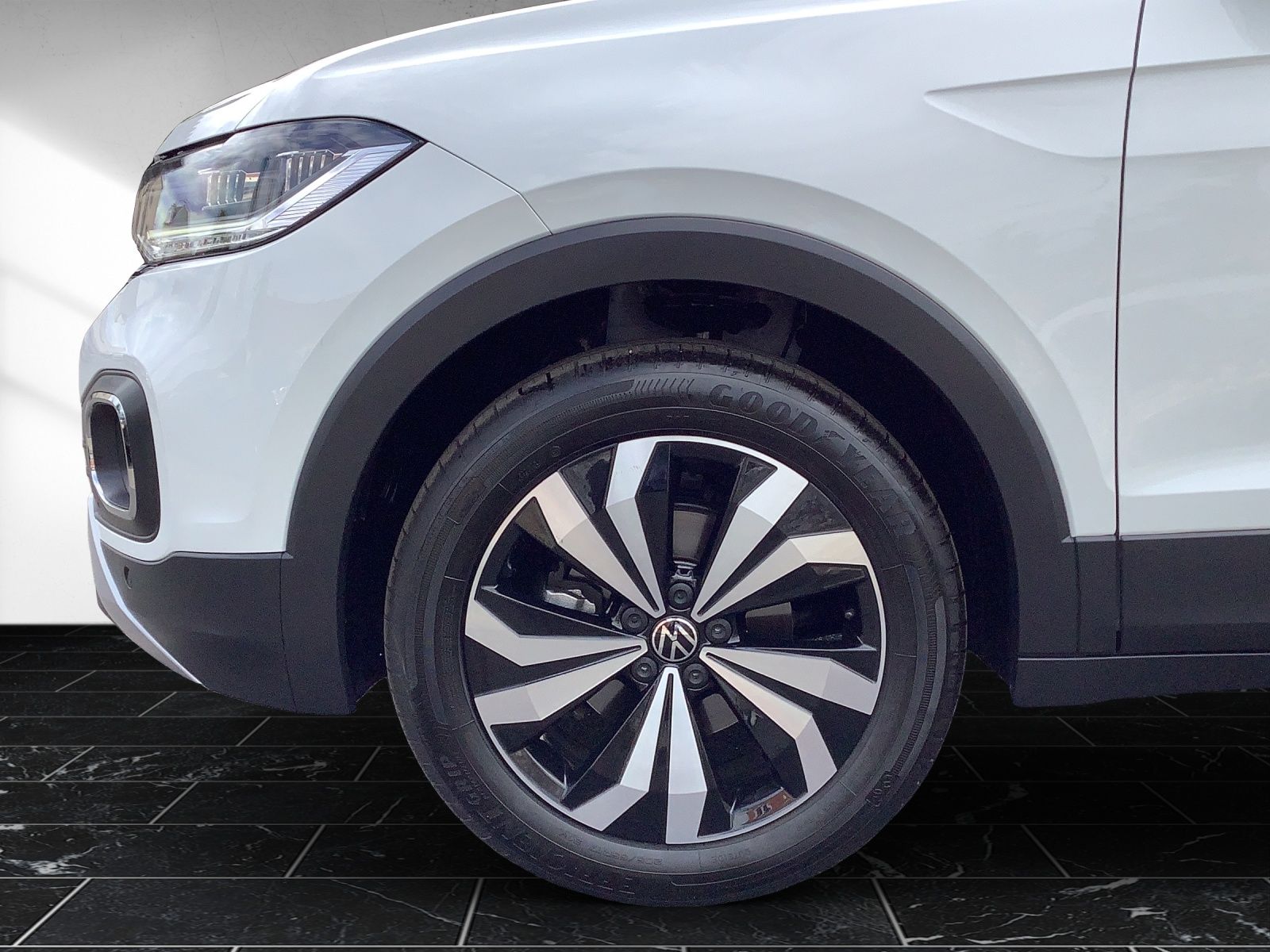 Fahrzeugabbildung Volkswagen T-Cross DSG AHK Kamera ACC Navi LED