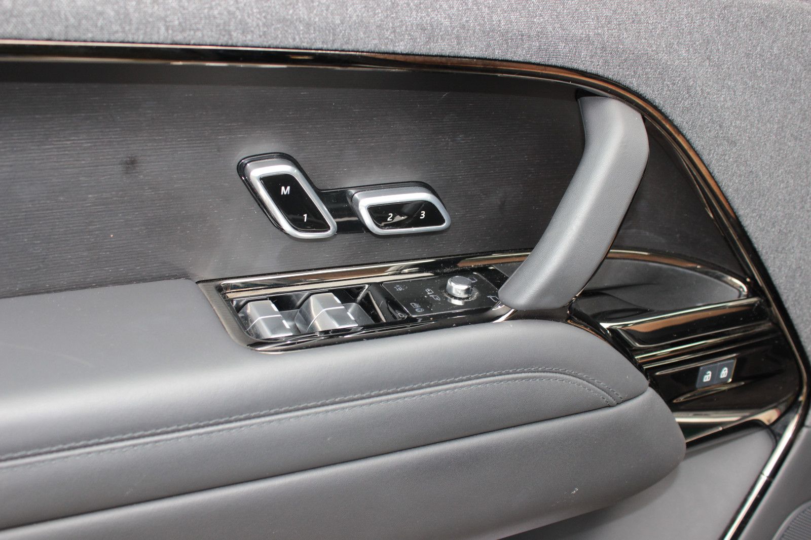 Fahrzeugabbildung Land Rover Range Rover Sport P460e Dynamic HSE Hybrid *HUD*