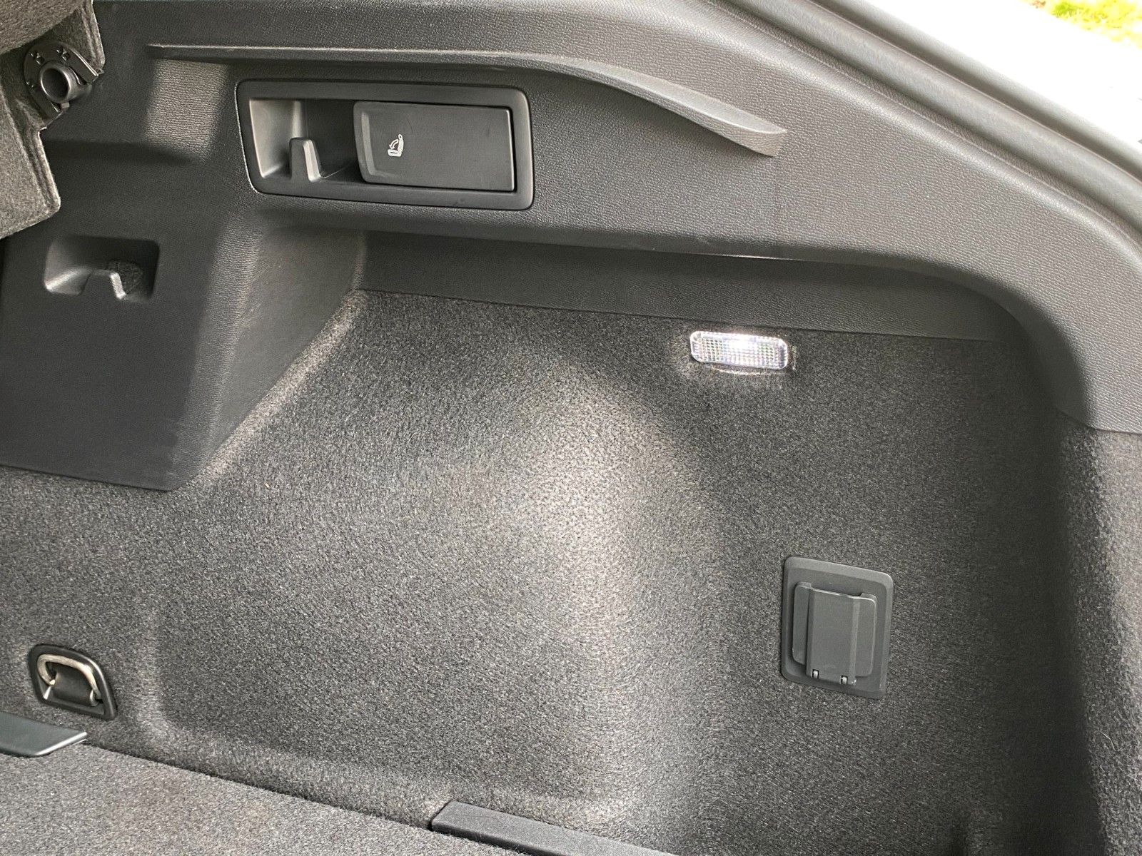 Fahrzeugabbildung CUPRA Formentor 1.5 TSI *Navi *AHZV-Vorb. *Parklenka.