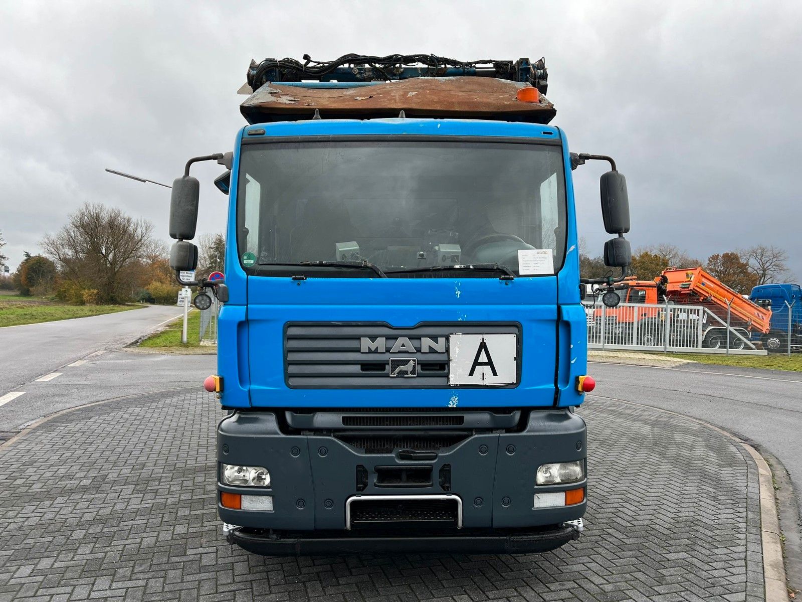 Fahrzeugabbildung MAN TGA 26.320 Überkopflader Müllwagen Automatik