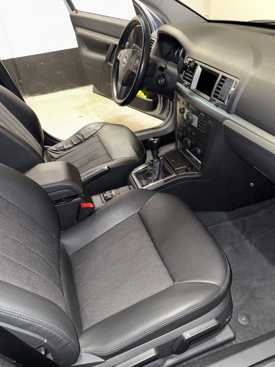 Opel Vectra 2009 — photo 13