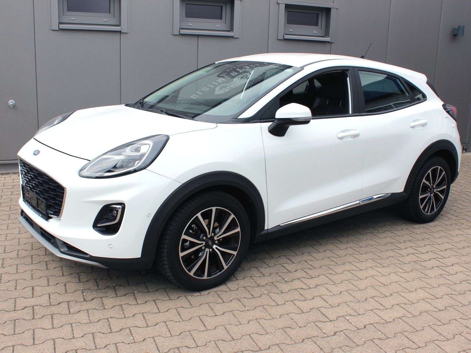 Fahrzeugabbildung Ford Puma Titanium 1,0 EcoBoost Mild Hybrid