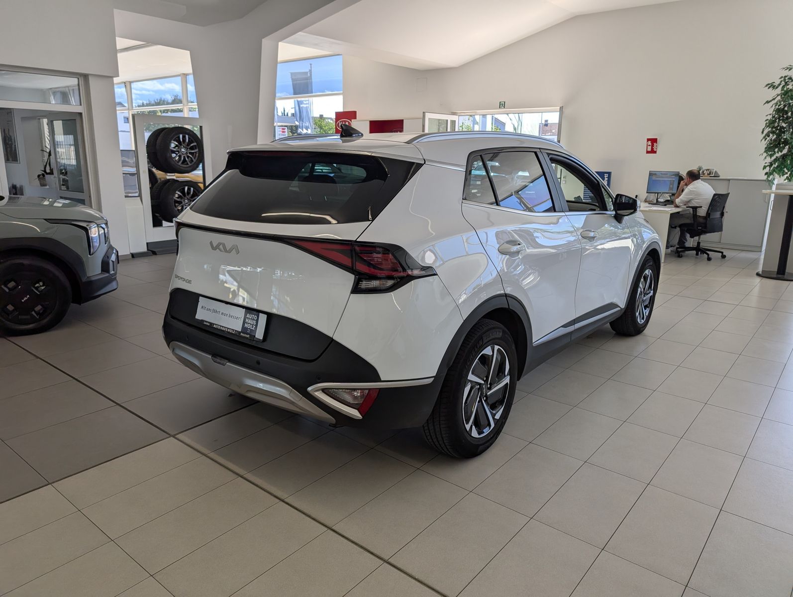 KIA Sportage  1.6 T-GDI 48V 2WD DCT Vision Komfort – Bild 4