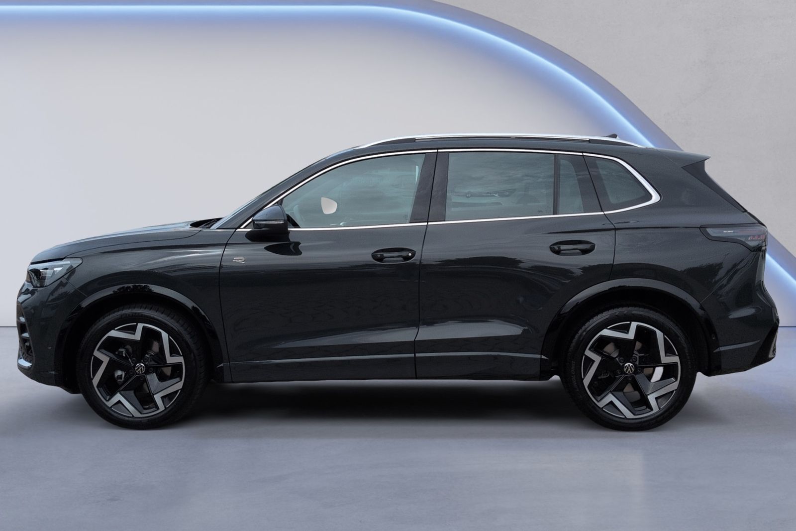 Tiguan 1.5 eTSI R Line DSG AHK+RFK+NAVI+
