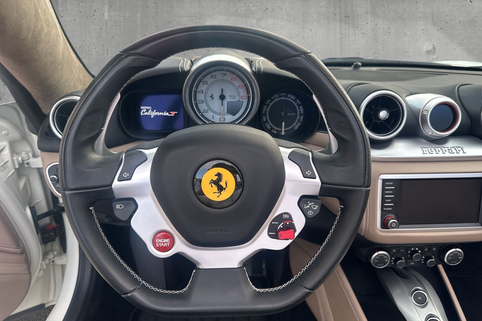 Fahrzeugabbildung Ferrari California T*BiColor*Dt Auto*Diamond Stitching
