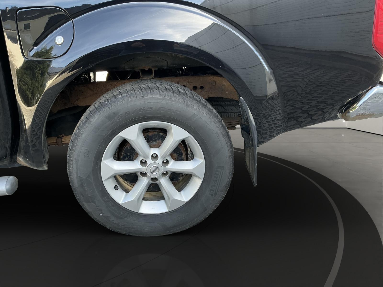 Nissan Navara Double Cab LE 4x4 | 171 ch | BVA | Cuir | Toit ouvrant | Sièges chauffants électriques | Attelage