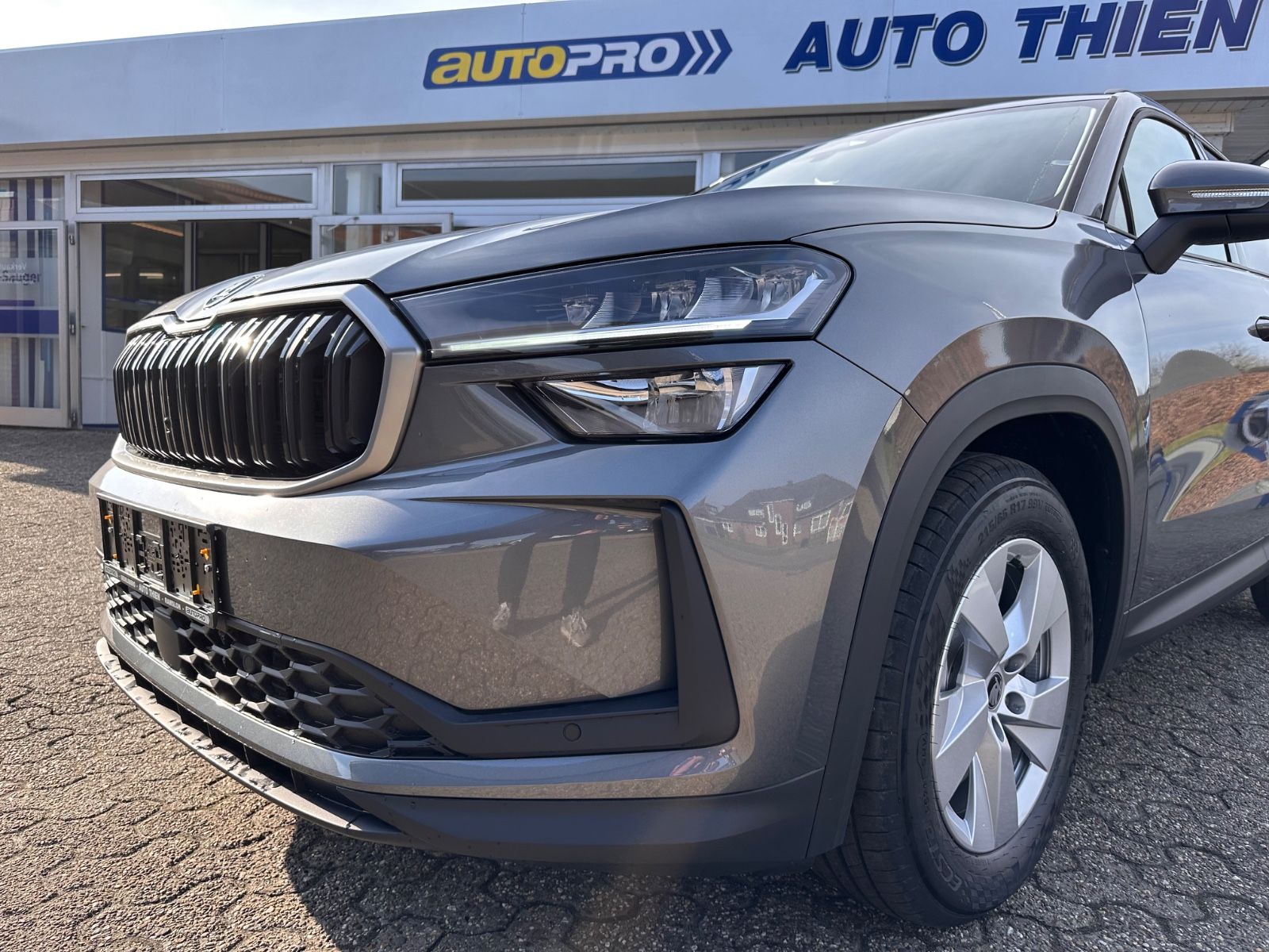 Fahrzeugabbildung SKODA Kodiaq 1.5 eTSI Selection DSG ACC/LED/PDC/SHZ