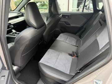 Toyota RAV 4 - 8