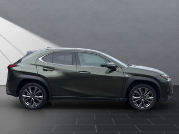 Lexus UX - 5