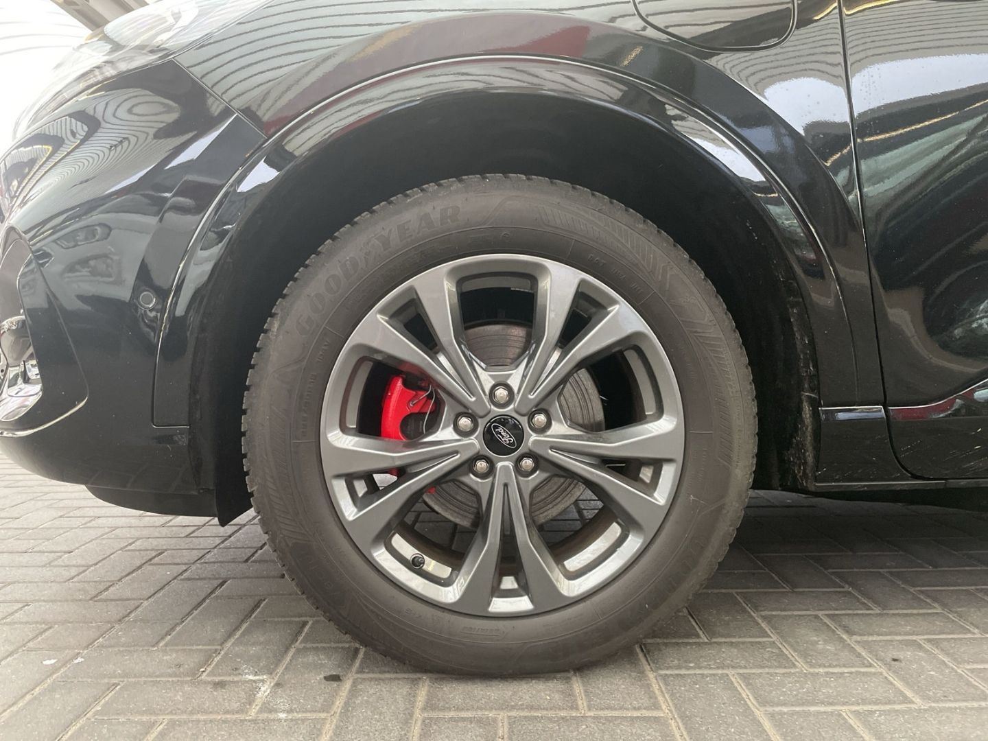 Fahrzeugabbildung Ford Kuga ST-Line X Plug-In Hybrid 2.5 225PS HUD AHK