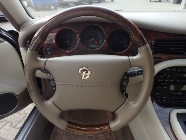 Fahrzeugabbildung Jaguar Daimler 4.0 Leder e-Sitze Alarm Klima el.SP eFH