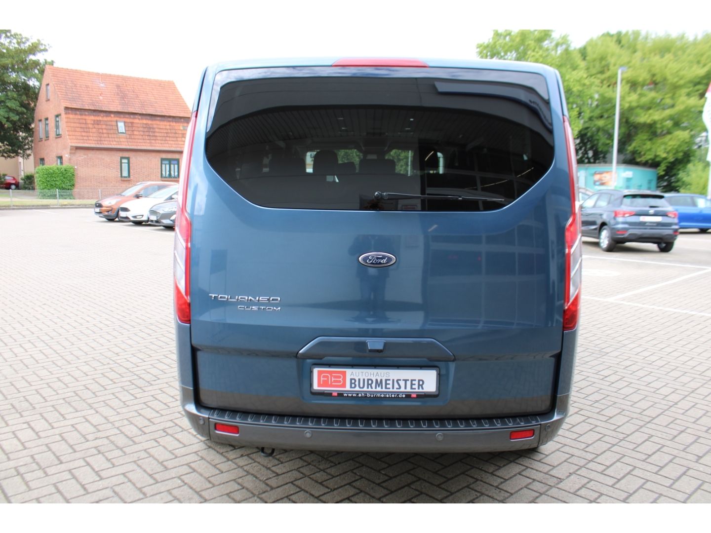 FORD Tourneo Custom 320 Titanium X 2.0 TDCi L2 Active - Image 4
