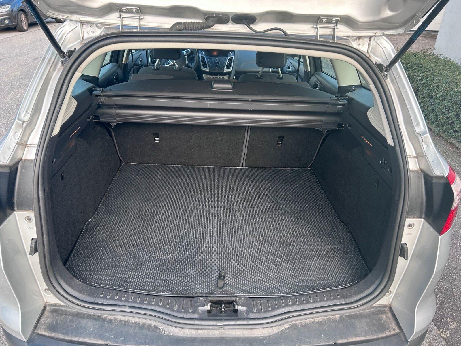 Ford Focus 2013 — photo 12