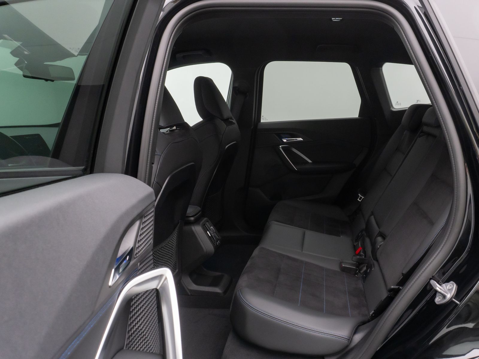 Fahrzeugabbildung BMW iX1 xD30 M Sport Kamera DAB Komfort Fernlichtass