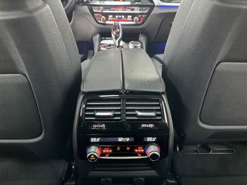 Fahrzeugabbildung BMW 540i xD Sport Line ACC 360°Belüftung DAB HUD H/K