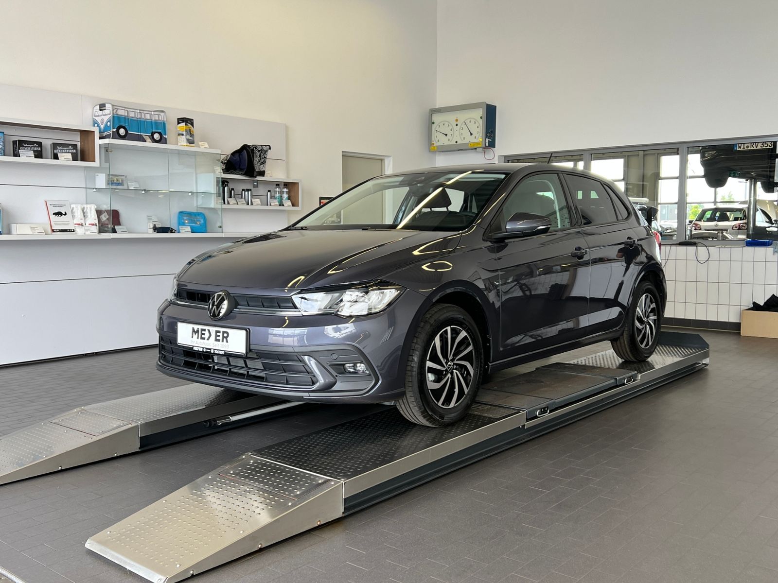 Fahrzeugabbildung Volkswagen Polo Life 1.0 TSI *LED, App Connect, PDC, Kamera