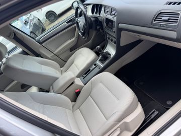 Volkswagen Golf - 9