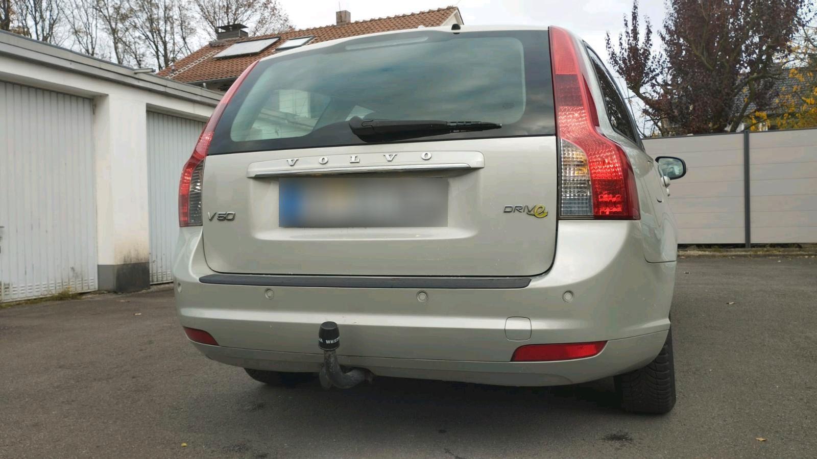 Volvo V50 2011 — engine 113 HP (83kW)