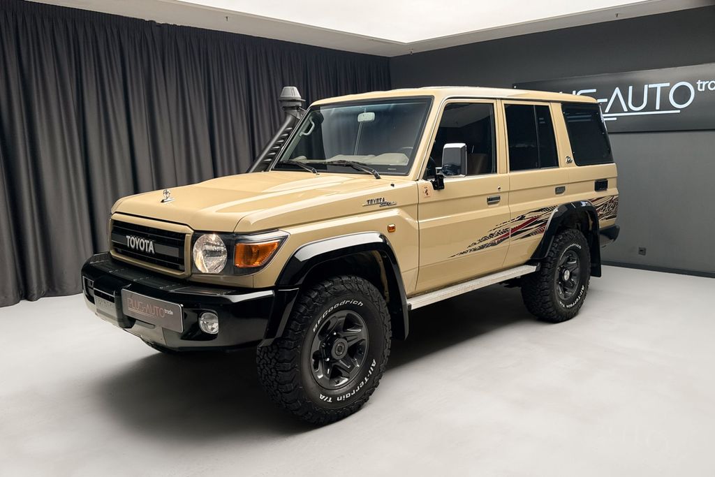 Image of Toyota Land Cruiser