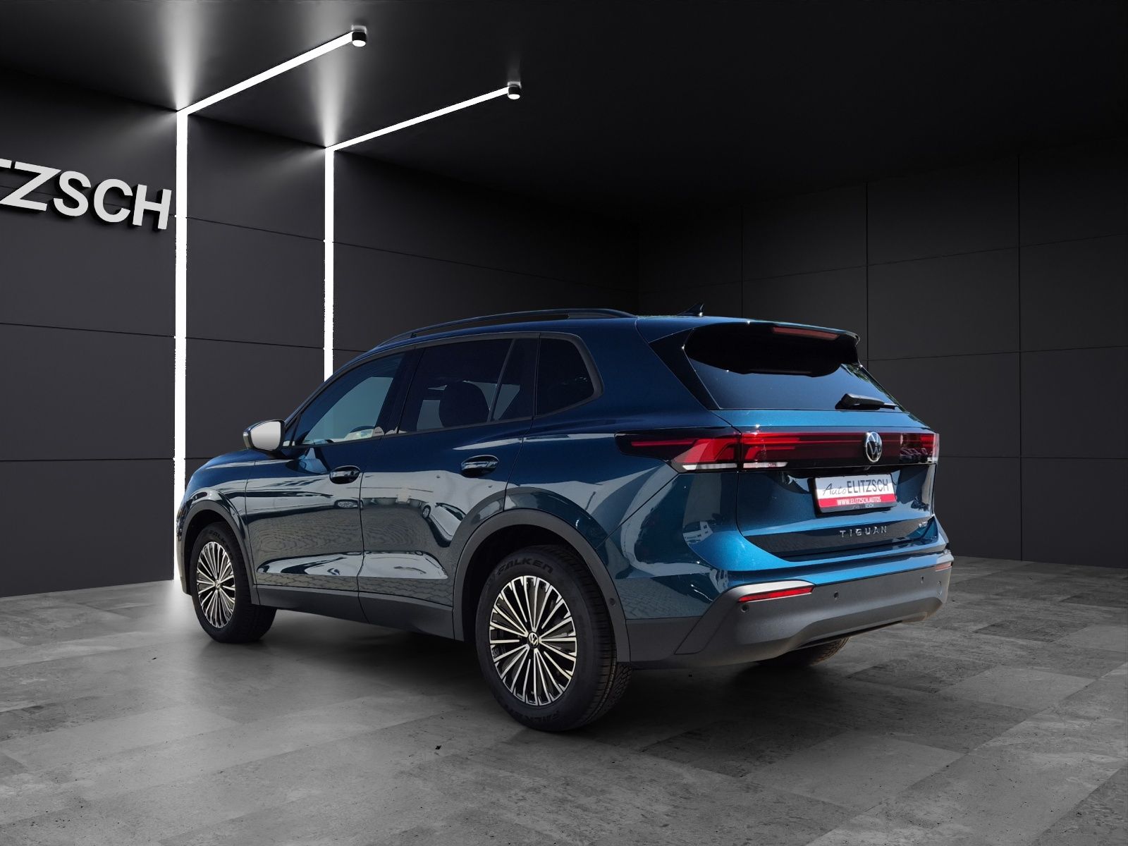 Fahrzeugabbildung Volkswagen Tiguan eTSI Life DSG LED AHK Navi AID ACC RFK SH