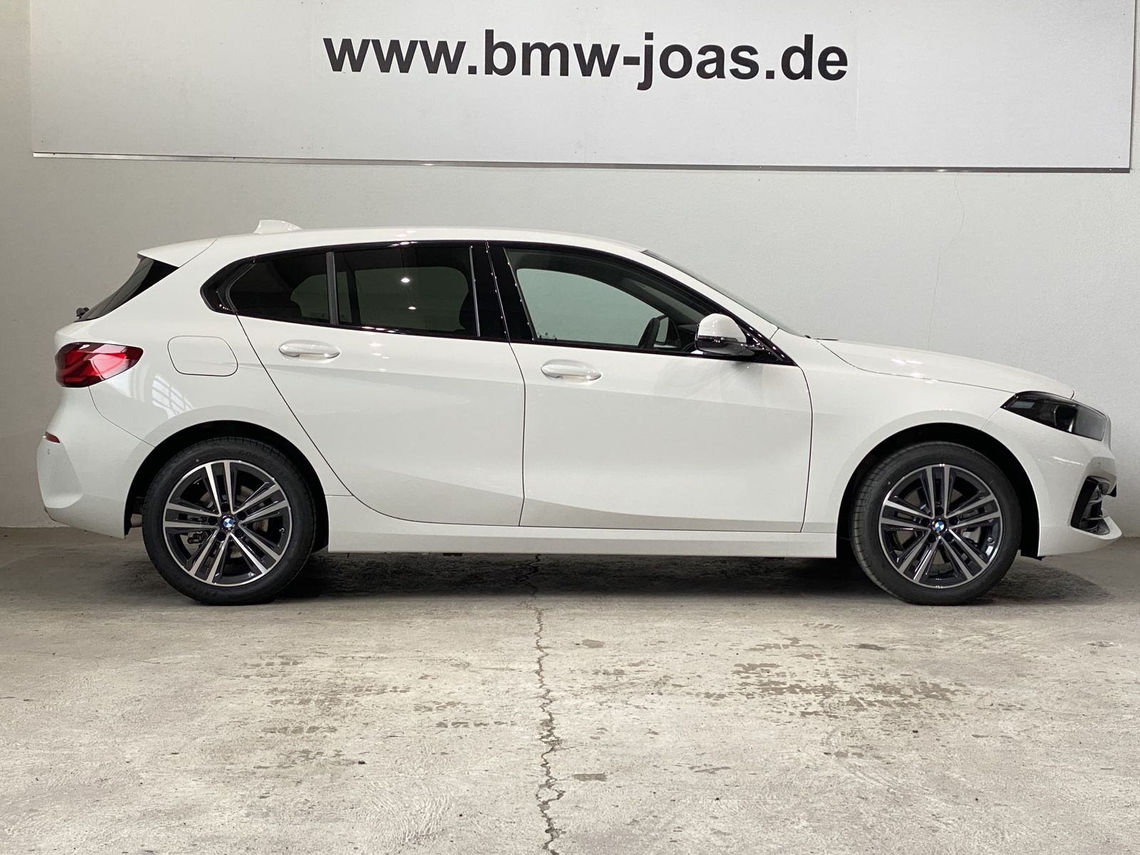 Fahrzeugabbildung BMW 118i Sport Line DAB LED WLAN Komfortzg.