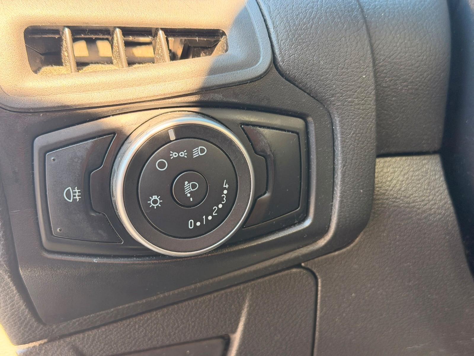 Ford Focus 2015 — photo 16