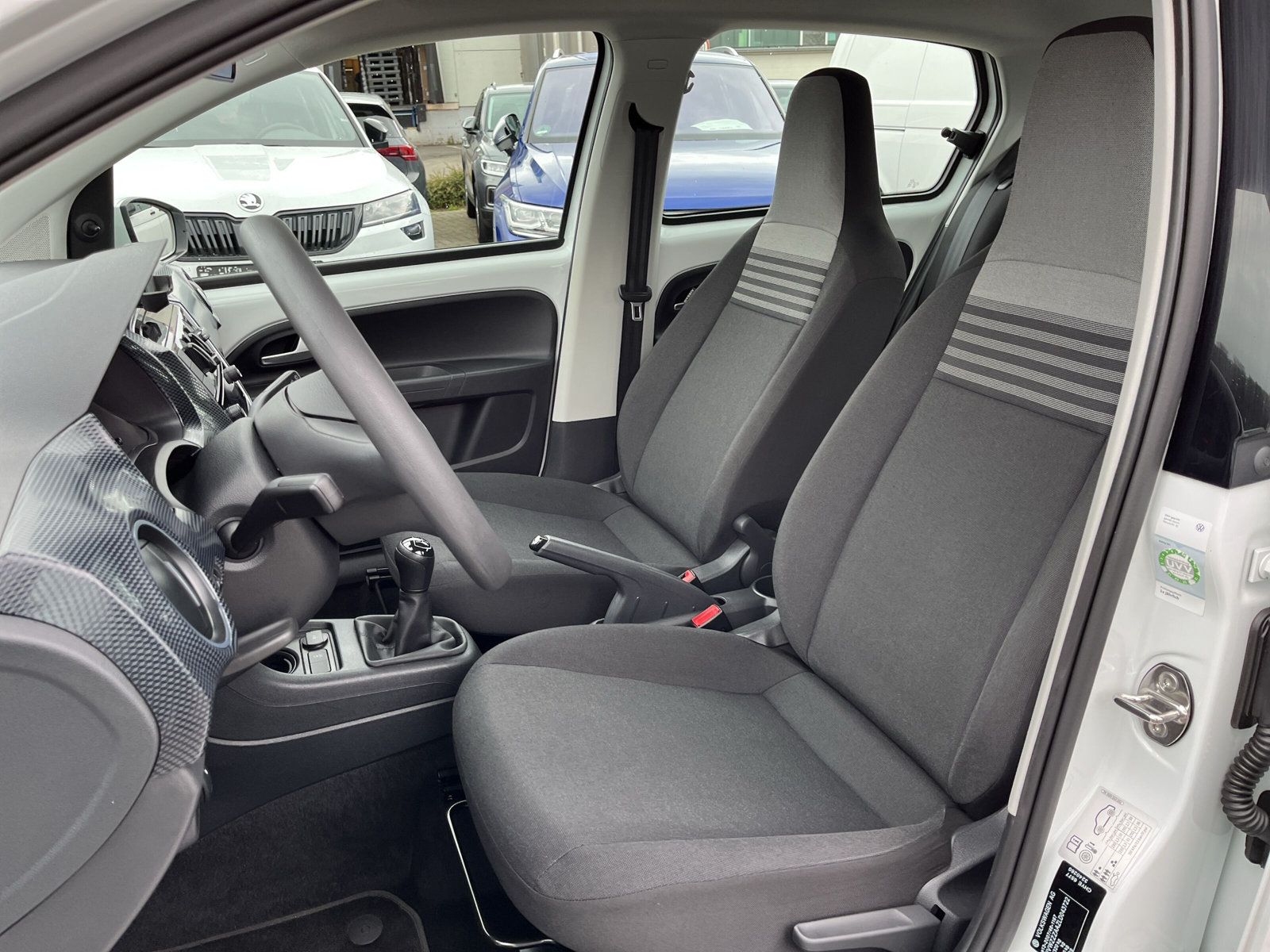 Fahrzeugabbildung Volkswagen up! 1.0 move up! 1.HAND 5-TÜREN KLIMA