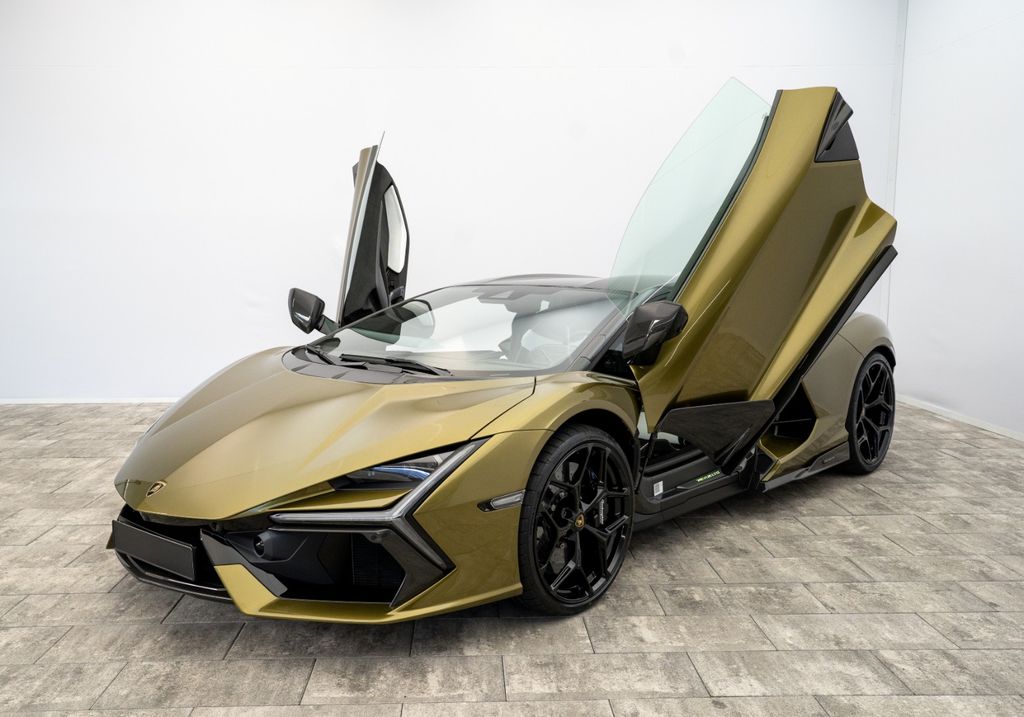 Image of Lamborghini Revuelto