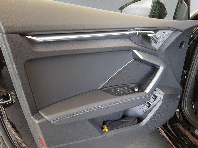 Fahrzeugabbildung Audi A3 Sportback S line 45TFSIe AHK Navi Kamera