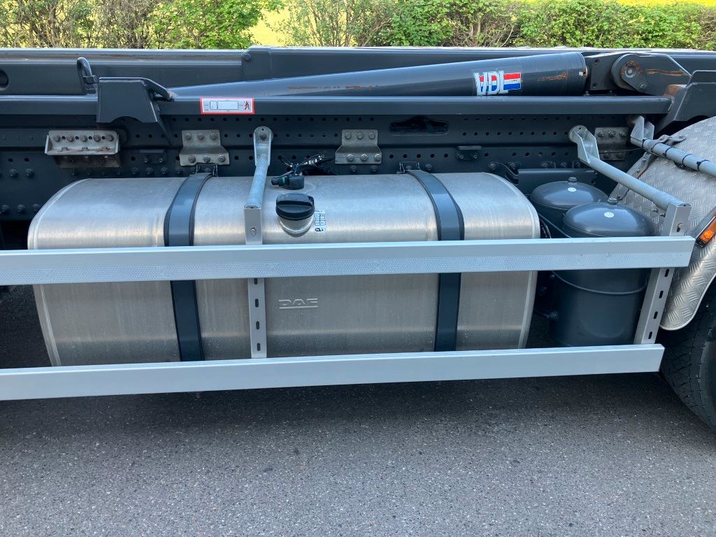 Fahrzeugabbildung DAF FAN XF 480 mit VDL Abrollkipper
