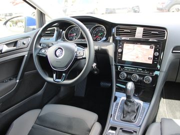 Volkswagen Golf VII 1.5 TSI Highline R line KLIMA LED XENON